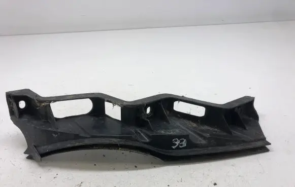 Volkswagen PASSAT B6 Front bumper mounting bracket 3C0807889
