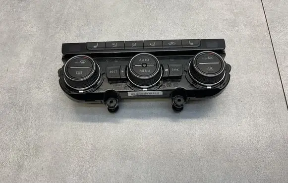 Volkswagen PASSAT B8 Climate control unit 5G0907044DP
