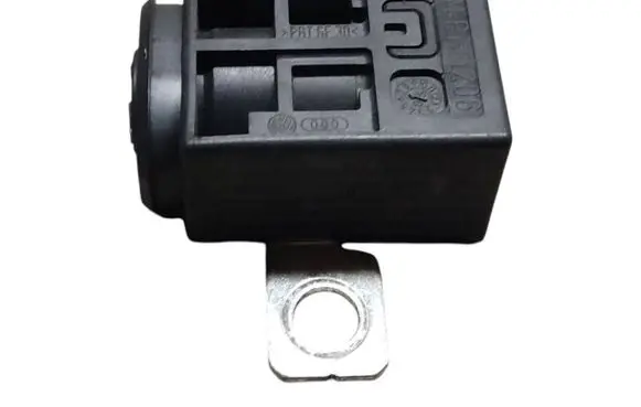Volkswagen Touareg I Battery relay fuse 4F0915519