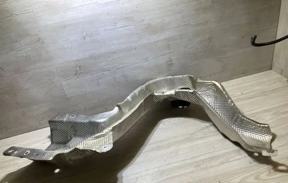 Renault Arkana Exhaust heat shield 747612803R