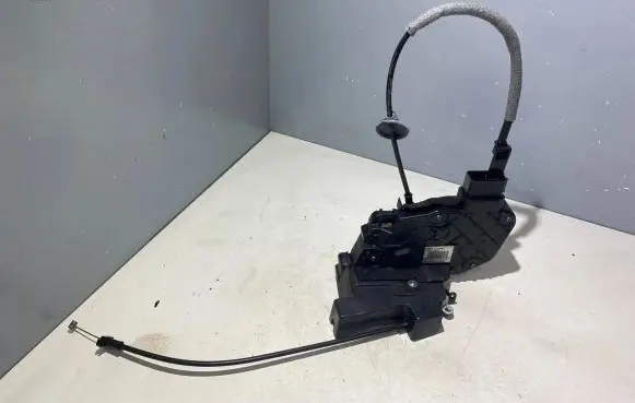 Volvo V70 Front door lock 31253666 986895104 A048317
