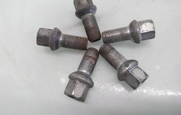 Audi A6 S6 C5 4B Nuts/bolts 