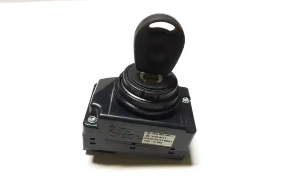 Volkswagen Touareg I Ignition lock 3DO905865C 33300101 HU66T15