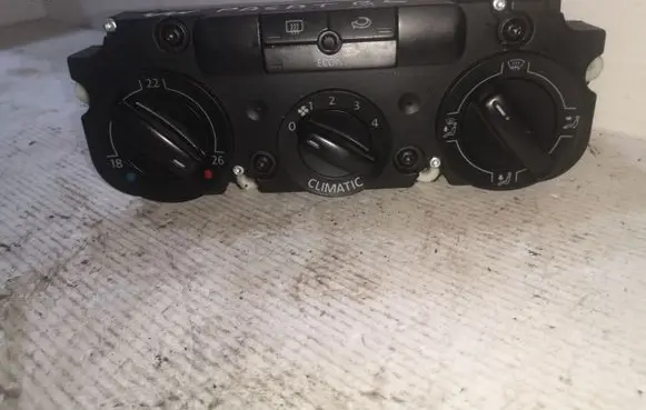 Volkswagen PASSAT B6 Climate control unit