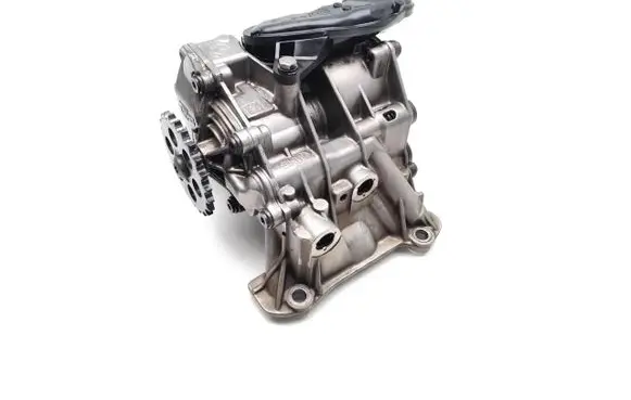 Mini Clubman F54 Oil pump 8513756 62440410 8513665