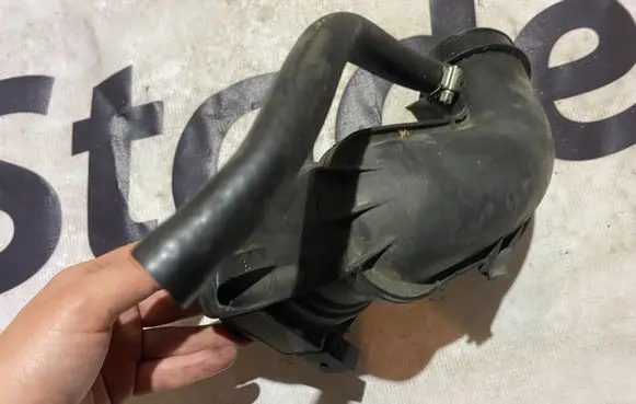 Peugeot Partner Mass air flow meter 5WK9623Z