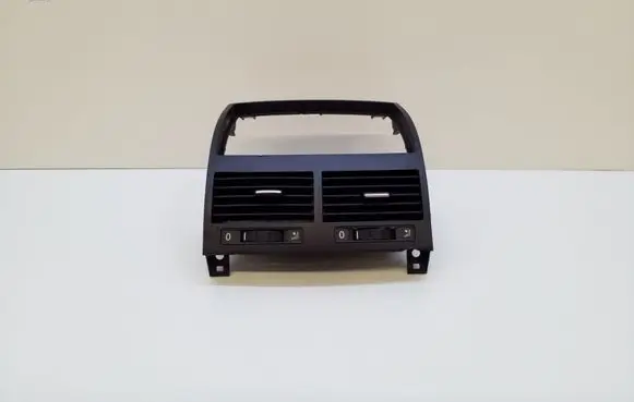 Volkswagen Touareg I Dash center air vent grill 7L6819727