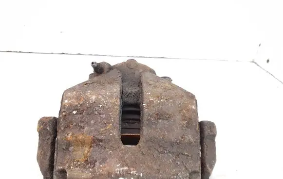 Volkswagen PASSAT B7 Front brake caliper