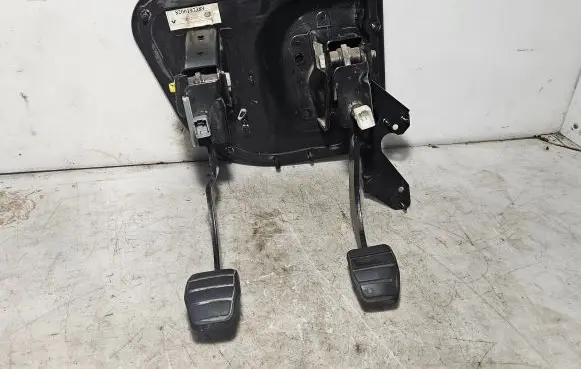 Renault Master II Pedal assembly 8200197389 8200189405