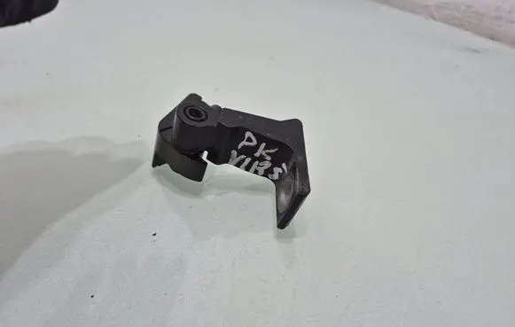 Porsche Macan (95B) Front door upper hinge 