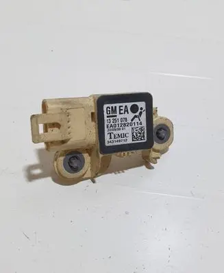 Opel Zafira B Airbag deployment crash/impact sensor 343149712 13251078 A012820114