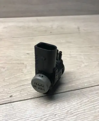 Volkswagen PASSAT B7 Turbo solenoid valve 1K0906283A