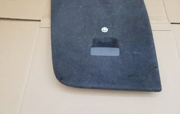 Volkswagen Touareg I Trunk/boot lower side trim panel 7L6867038