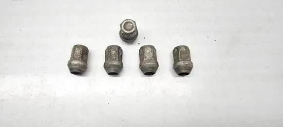 Hyundai Sonata Nuts/bolts 