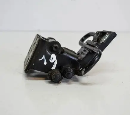 Volkswagen PASSAT B7 USA Rear door upper hinge 3C8833412B