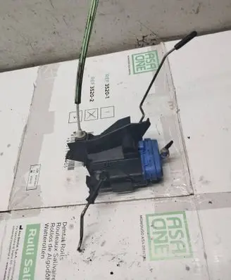 Audi A3 S3 8L Rear door lock 8D0839015A