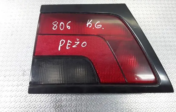 Peugeot 806 Tailgate rear/tail lights