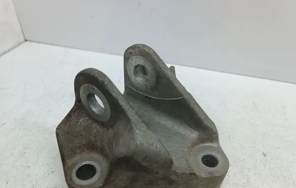 Renault Laguna III Gearbox mounting bracket 113320003R