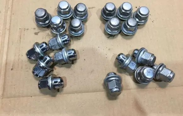 Toyota C-HR I Nuts/bolts 