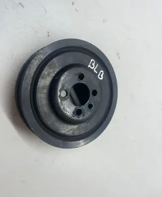 Volkswagen Golf VII Crankshaft pulley 03G105243