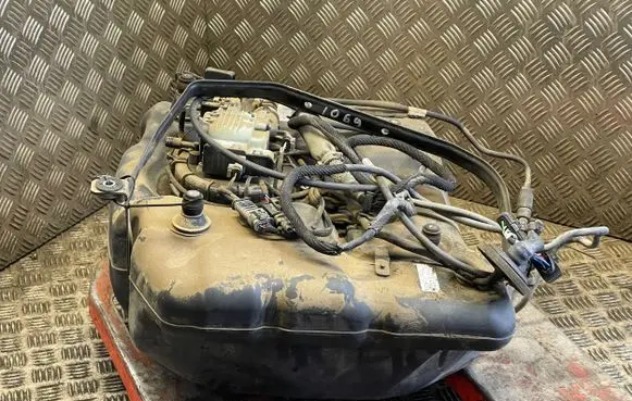 Mercedes-Benz GLK (X204) AdBlue liquid reservoir A2044705502 A2044707502 A2044710375