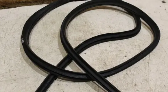 Subaru Forester SJ Front door rubber seal 62338SG000