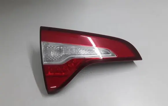 Tailgate rear/tail lights