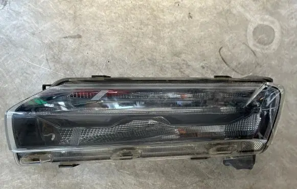 Dacia Spring Headlight/headlamp 266052417R