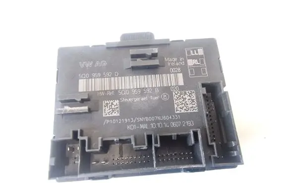 Volkswagen PASSAT B8 Door control unit/module 5Q0959592D