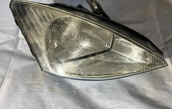Ford Focus Headlight/headlamp