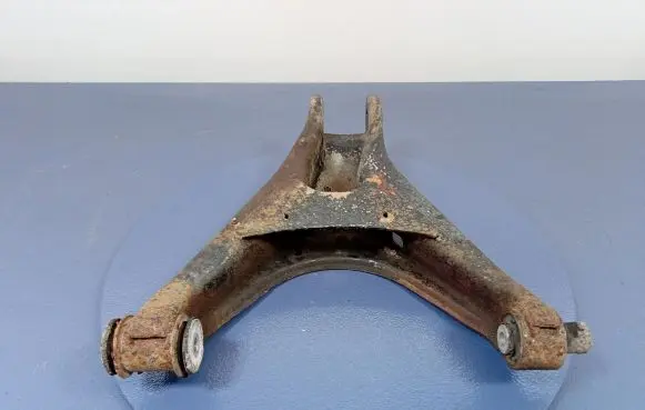 Volkswagen PASSAT B5.5 Rear control arm 4B0505312