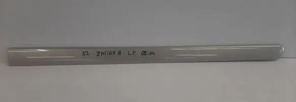 Opel Zafira B Front door trim (molding) 13137772