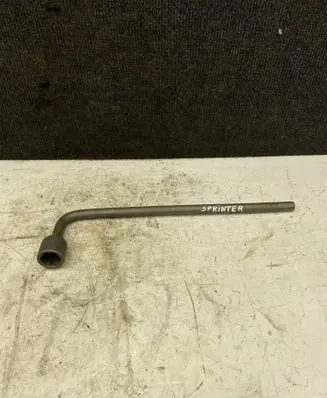 Volkswagen Crafter Wheel nut wrench 