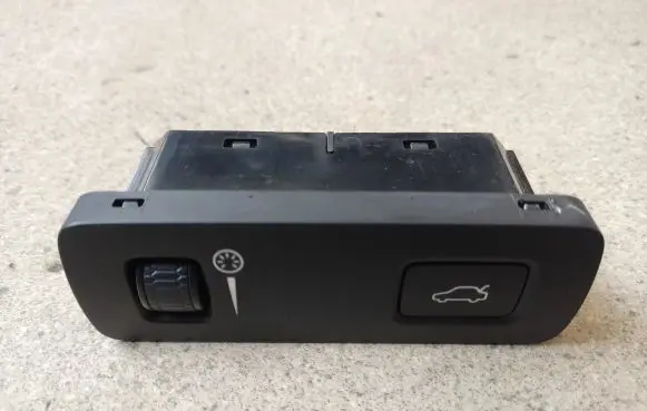 Volvo S90, V90 Tailgate opening switch 31376510