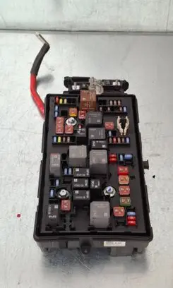 Opel Insignia A Fuse module 22933570