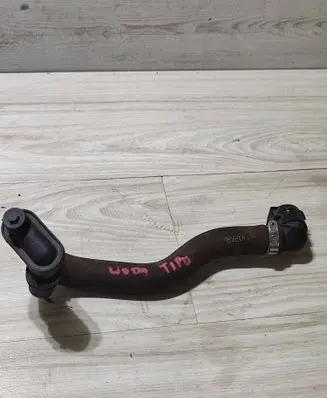 Engine coolant pipe/hose