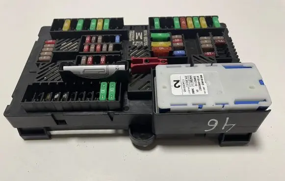 BMW 5 G30 G31 Fuse module 6837091