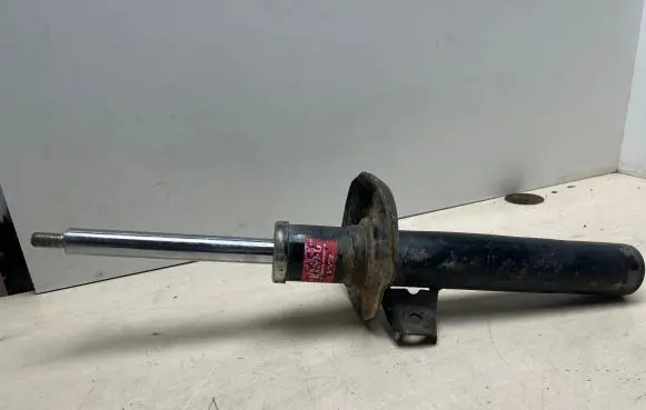 Volkswagen PASSAT B6 Front shock absorber/damper 335808