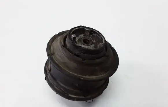 Mercedes-Benz E W210 Engine mount bracket