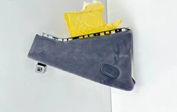 (C) pillar trim
