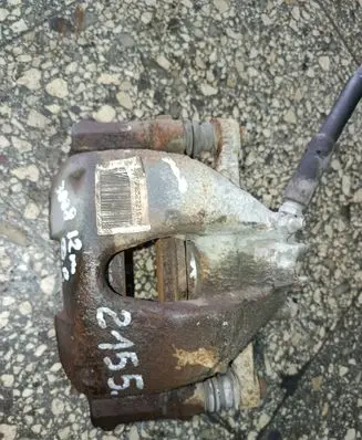 Front brake caliper