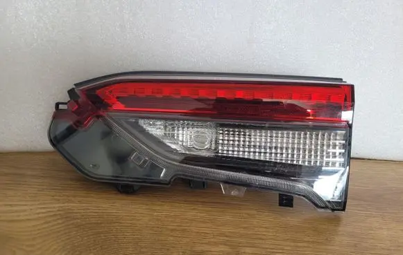Toyota RAV 4 (XA50) Tailgate rear/tail lights