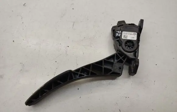 Chrysler Grand Voyager V Accelerator throttle pedal 05281418AA 6PV93390307 93331600