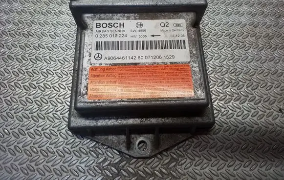 Mercedes-Benz Sprinter W906 Airbag control unit/module 0285010224