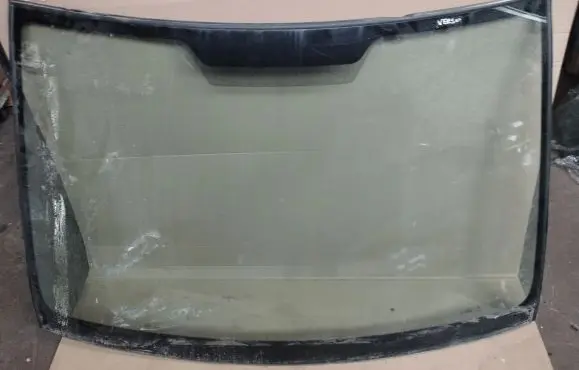 Toyota Corolla Verso AR10 Front windscreen/windshield window 