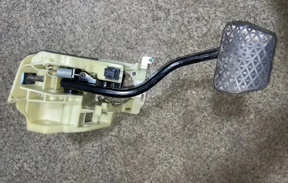 BMW 5 E60 E61 Brake pedal 6769221 4010613C