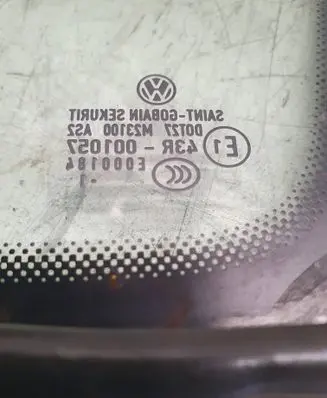 Volkswagen Caddy Front triangle window/glass 0990003 1810003
