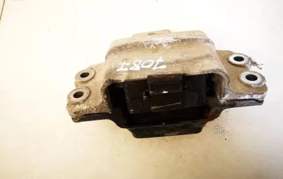 Volkswagen Caddy Engine mount bracket 1k0199555