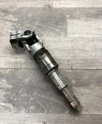Volvo V70 Steering column universal joint