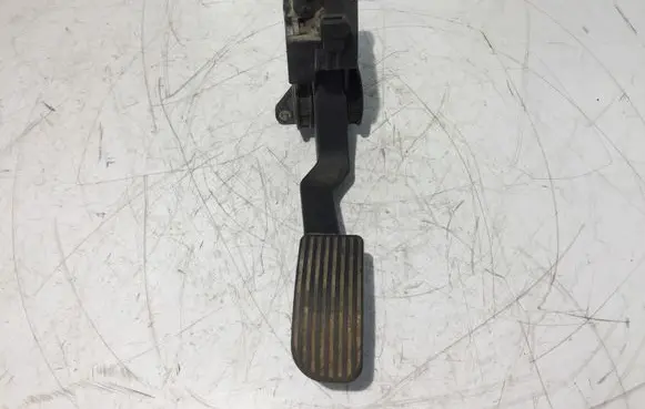 Mercedes-Benz Vito Viano W638 Accelerator throttle pedal 0281002335 A9013000404 089200004